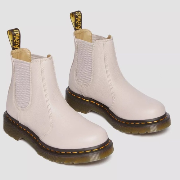 Dr. Martens 2976 Chelsea Boots - Picture 2 of 10